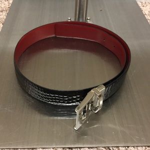 REVERSIBLE BELT